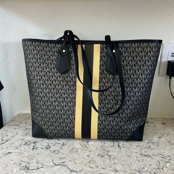 Michael Kors Black and Yellow Tote Bag - Picture 2 of 7